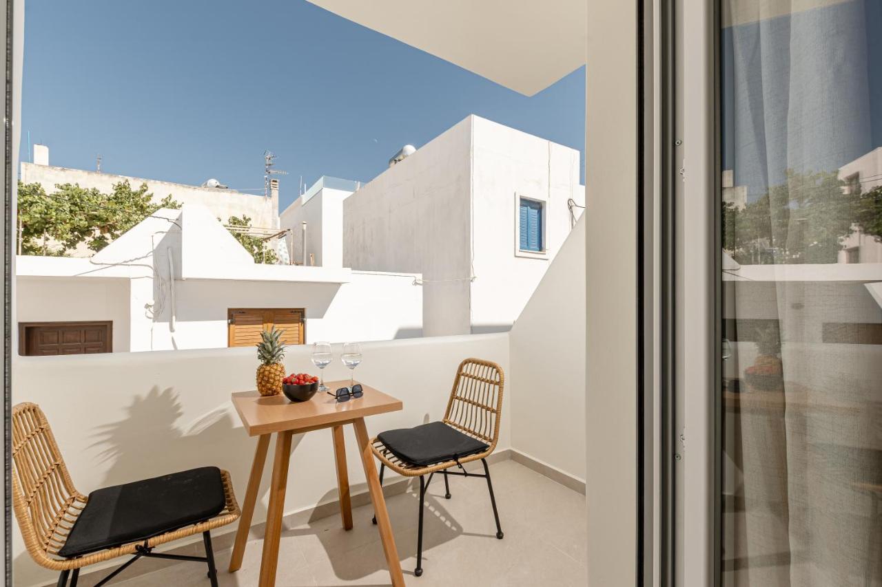 Heavenly Suites & Studios Naxos City Exterior photo