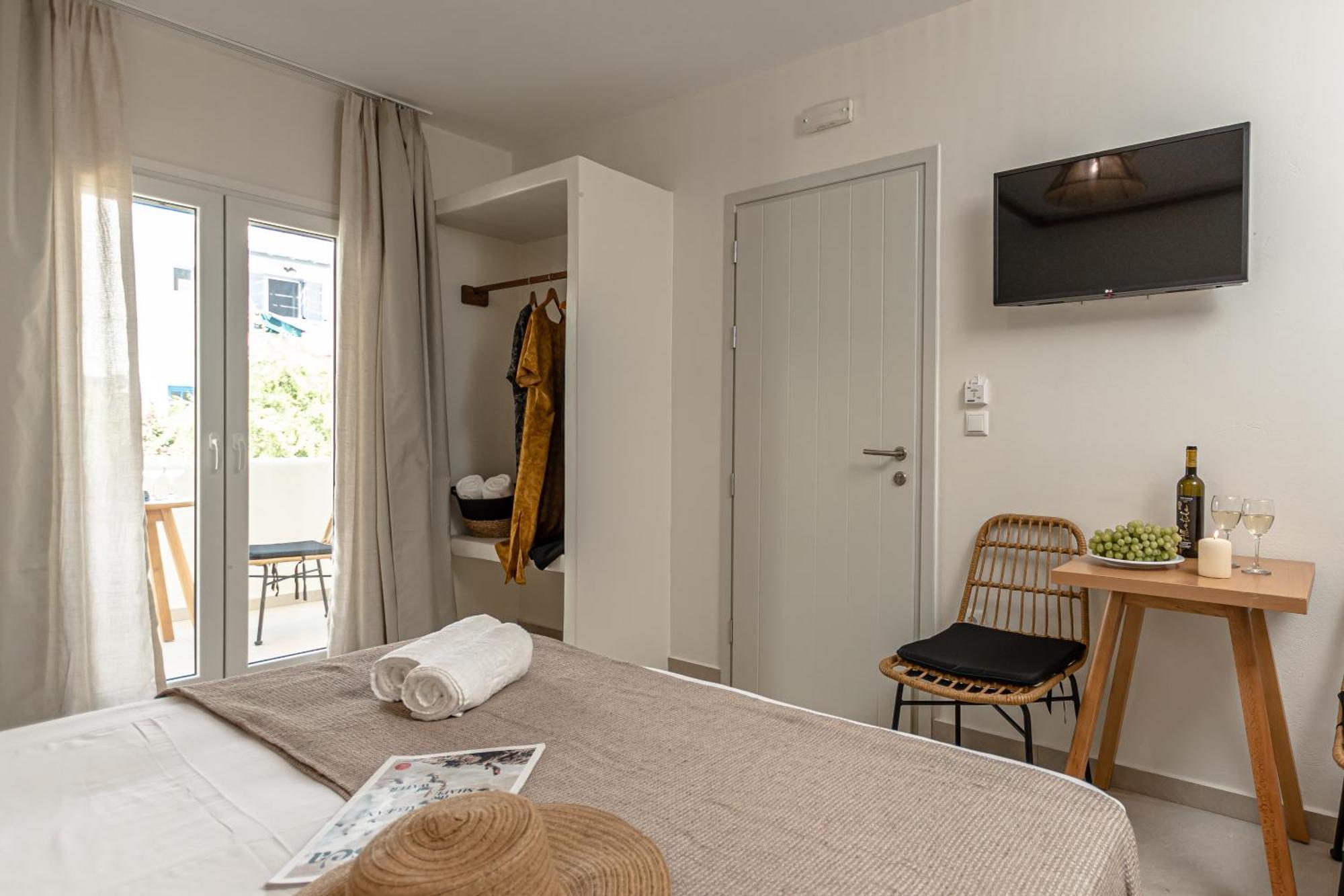 Heavenly Suites & Studios Naxos City Exterior photo