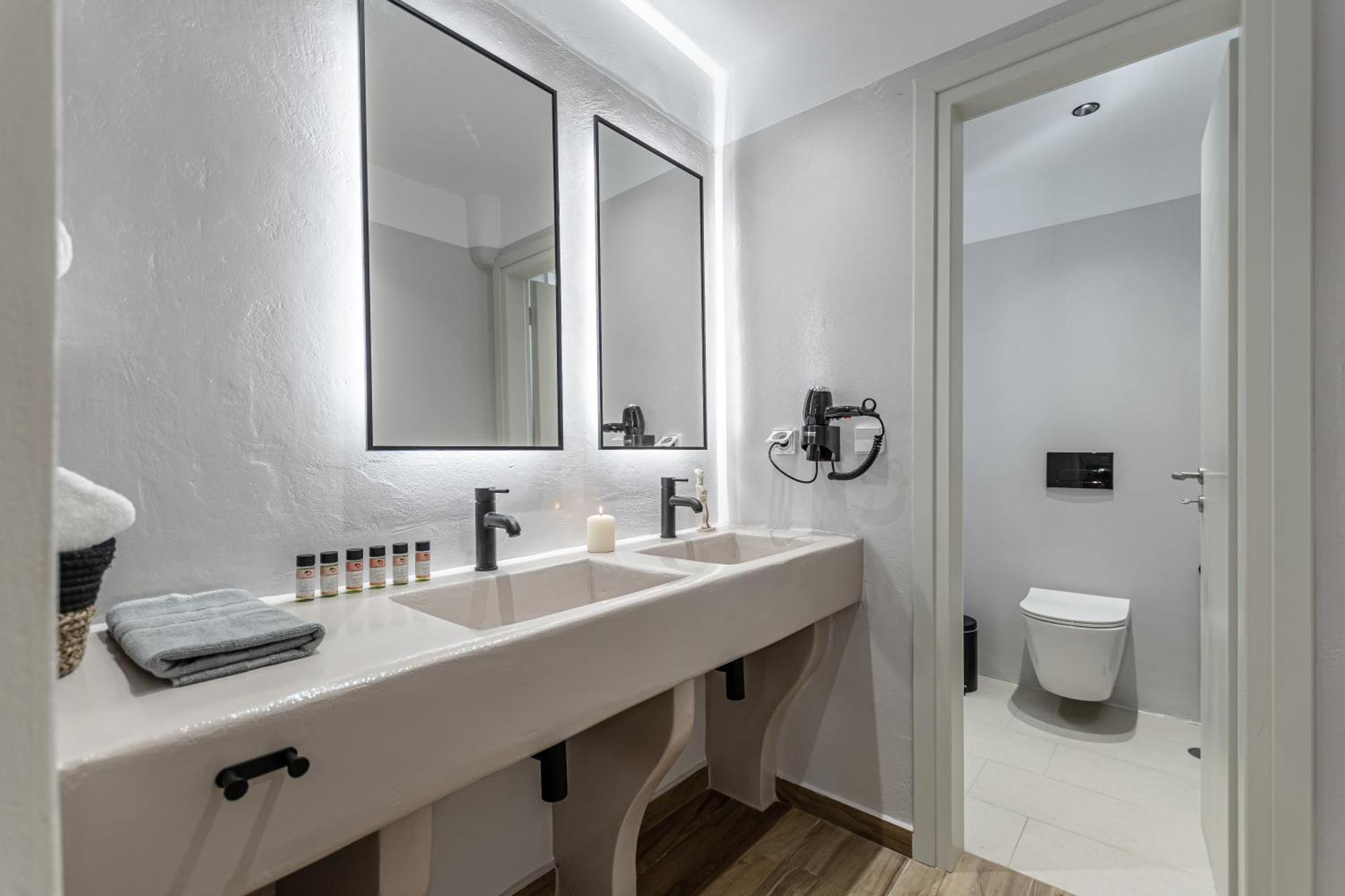 Heavenly Suites & Studios Naxos City Exterior photo